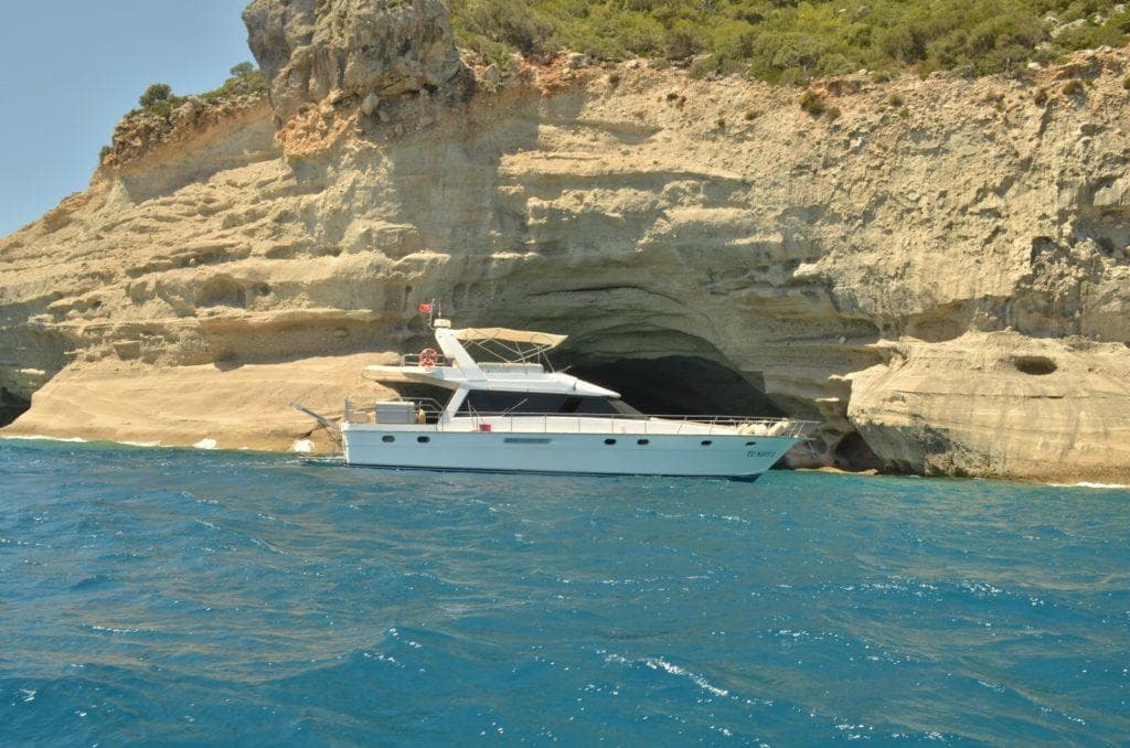 Яхта ginza travel