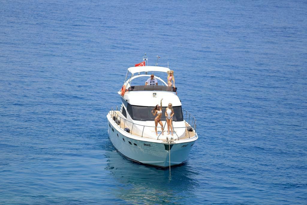 Яхта ginza travel