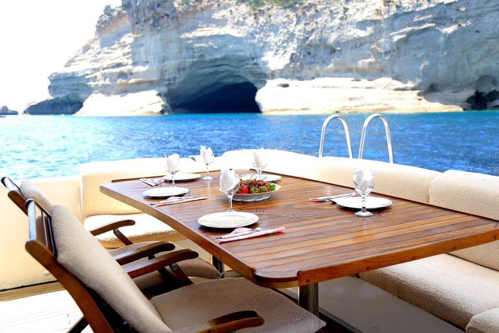 Яхта ginza travel