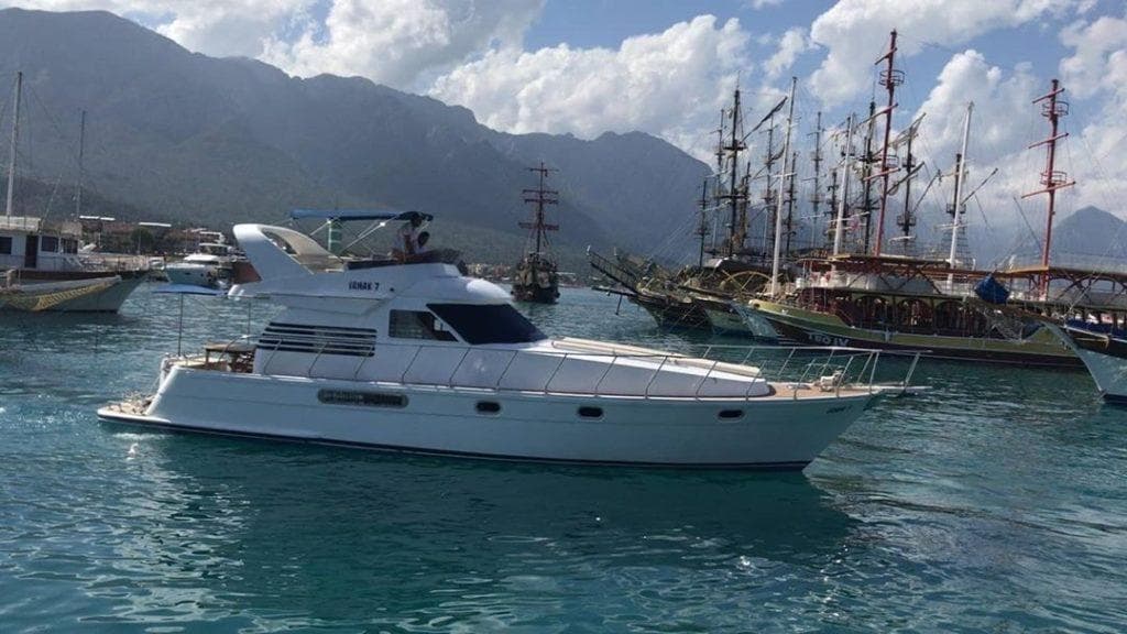 Яхта ginza travel