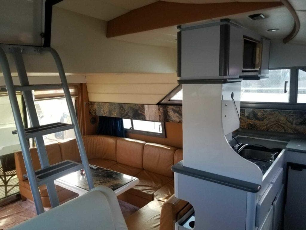 Яхта ginza travel