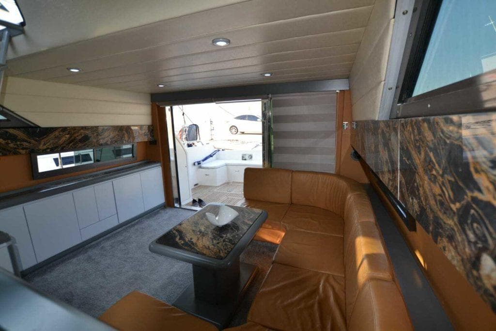 Яхта ginza travel