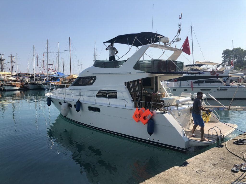 Яхта ginza travel