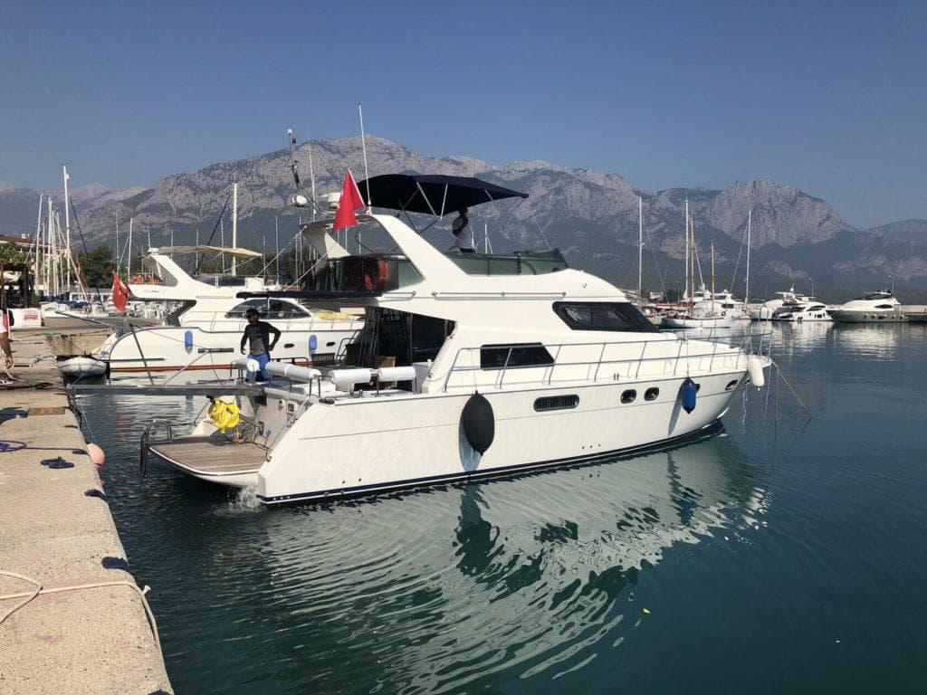 Яхта ginza travel