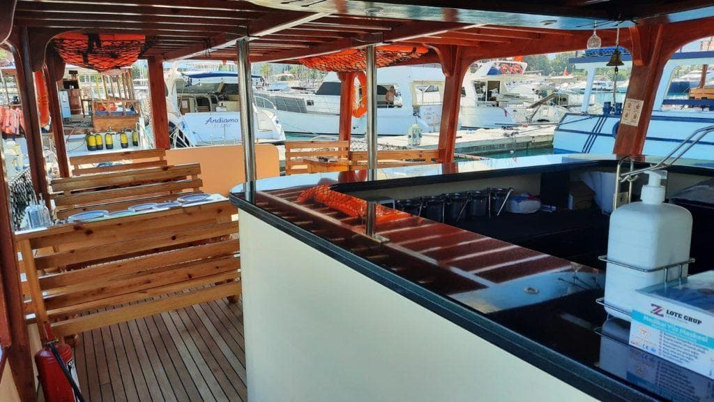 Яхта ginza travel