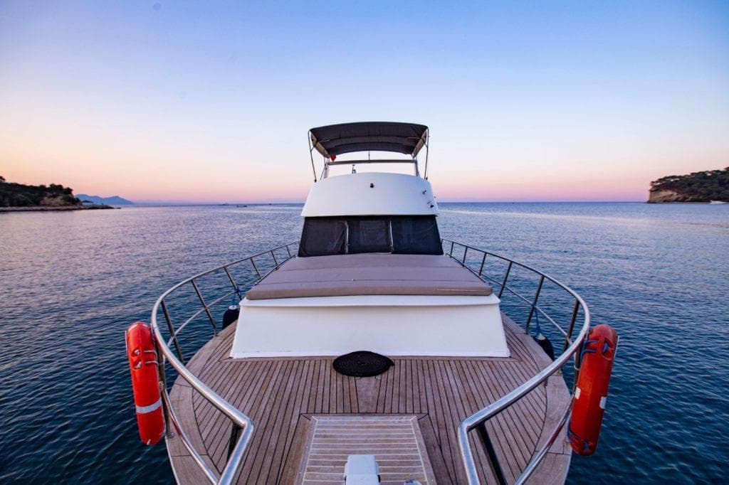 Яхта ginza travel