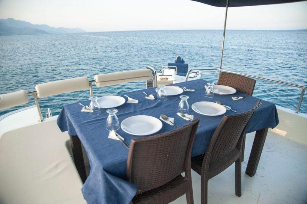 Яхта ginza travel