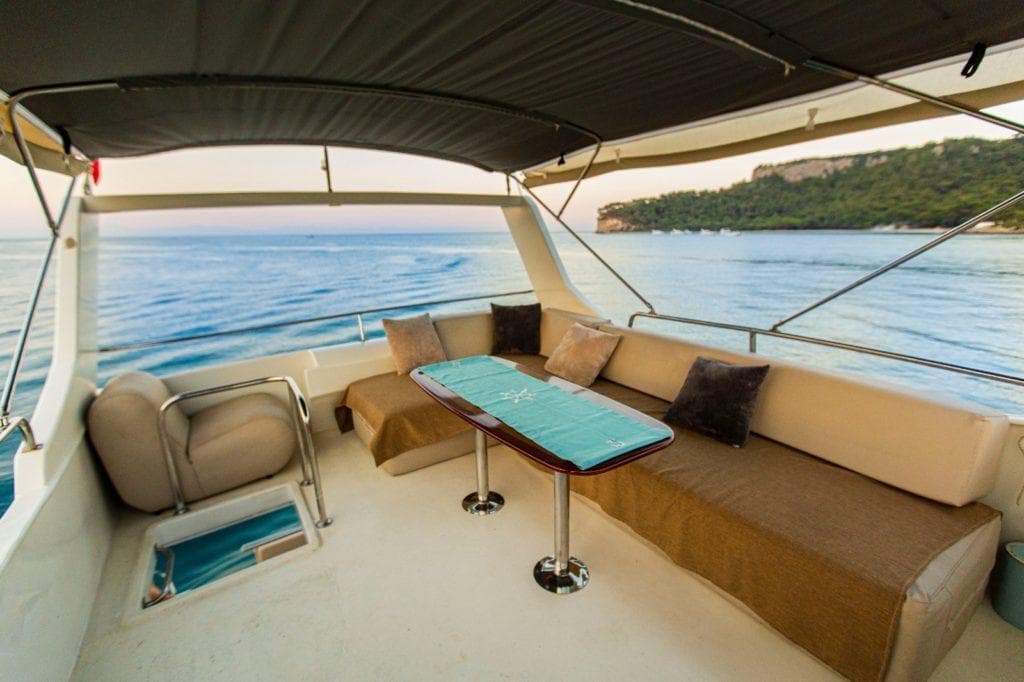 Яхта ginza travel